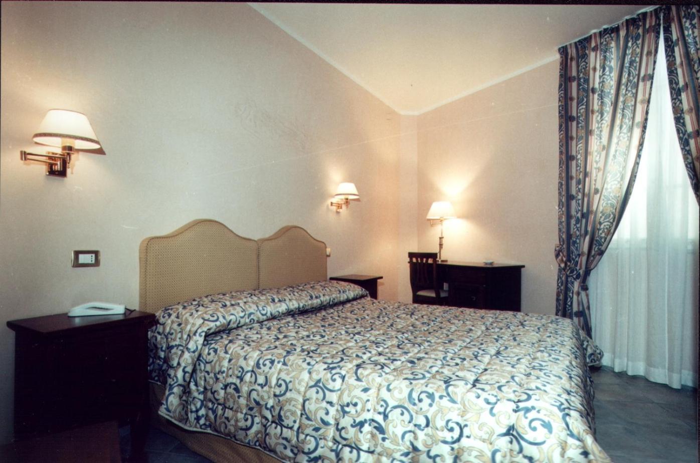 Villa Le Camelie سيينا المظهر الخارجي الصورة