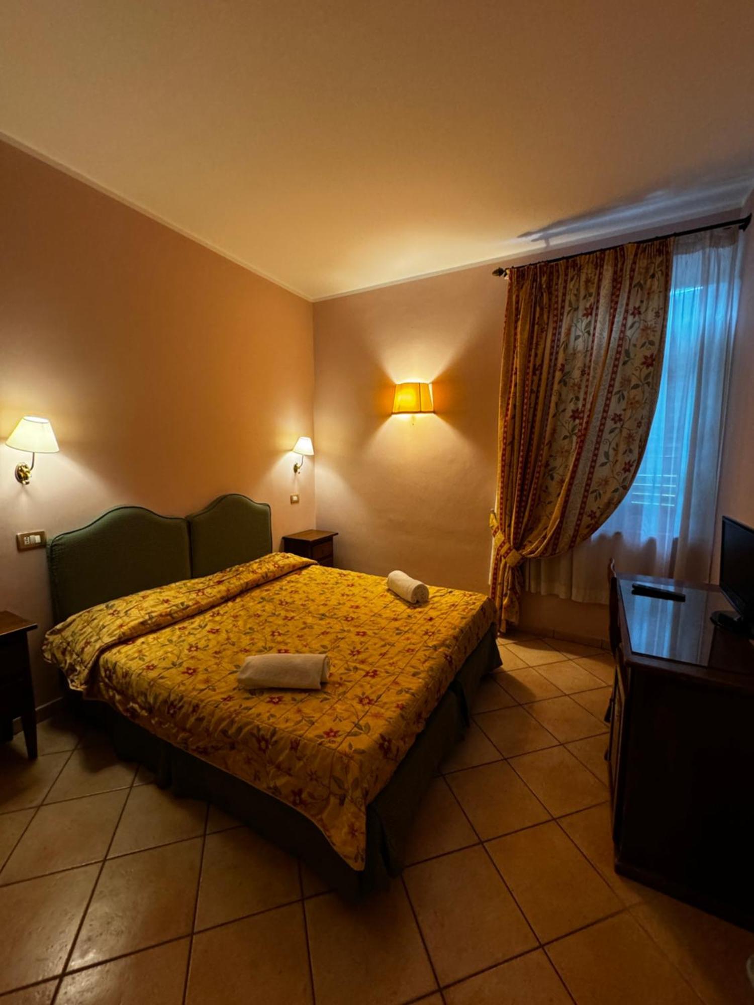 Villa Le Camelie سيينا المظهر الخارجي الصورة